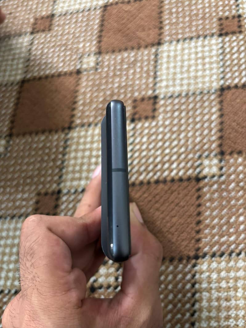 Google Pixel 7 4