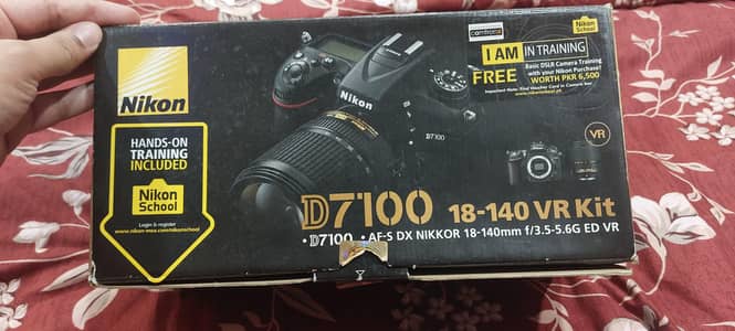 NIKON D7100 with 2 lens
