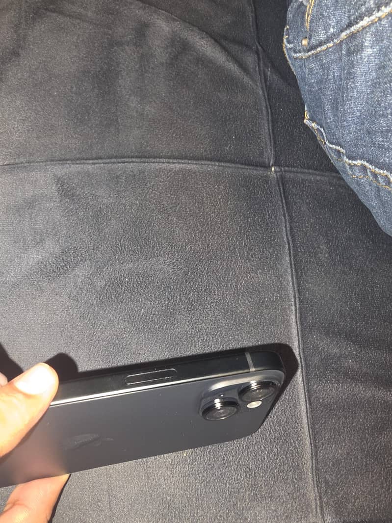 Apple iPhone 15 plus 6