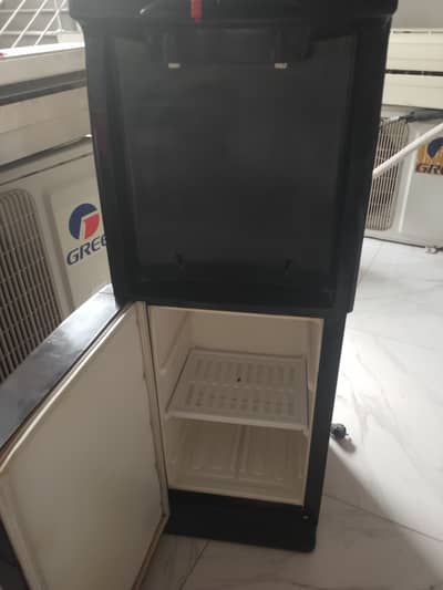 Orient water dispenser