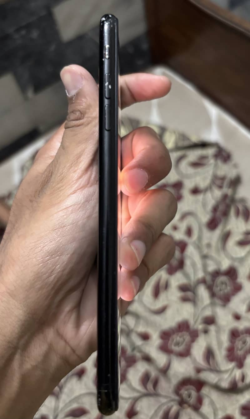 Apple iPhone 7 Plus 2