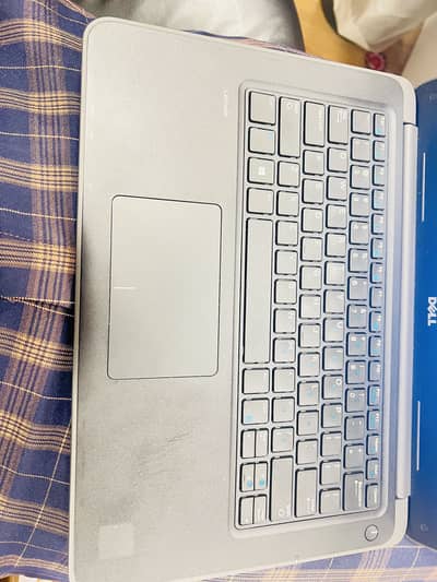 DeLL Latitude 3380