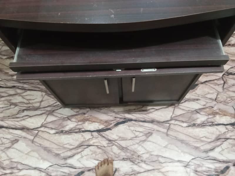 Computer trolley/tabel 6