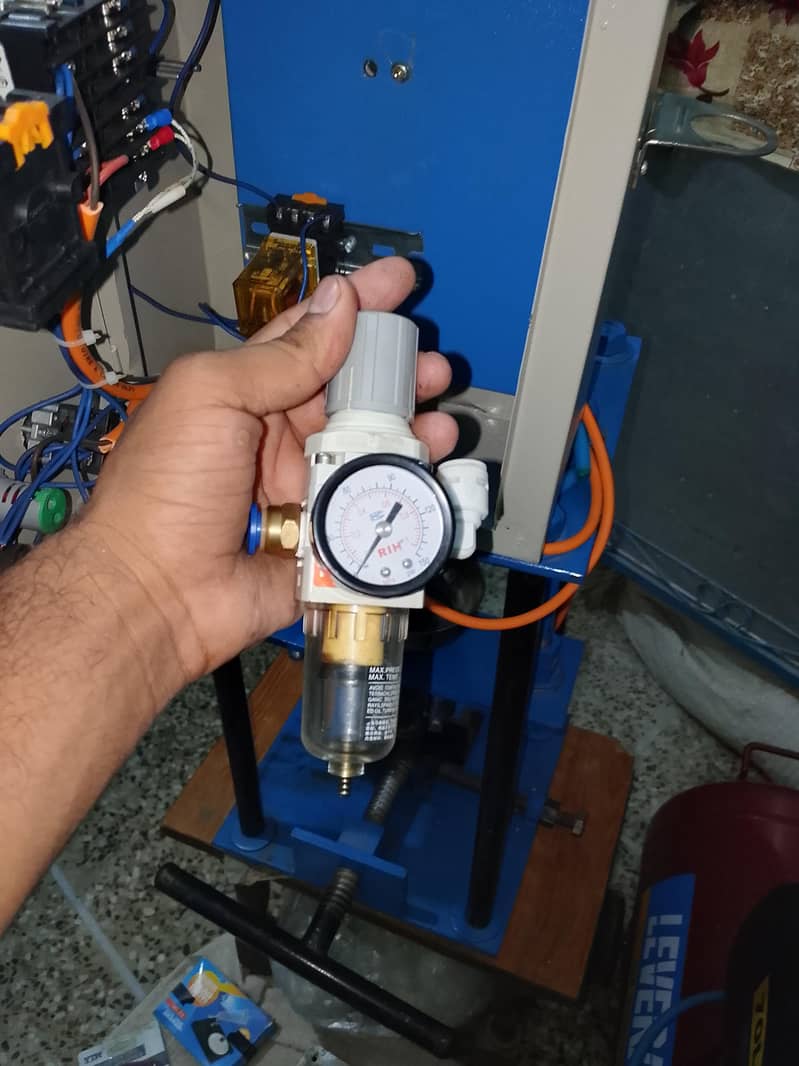 Mobile data cable manufacturing machine 6