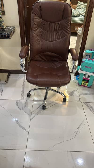 Office boss chair