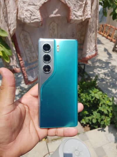 Tecno CAMON 40 Pro with box and charger 6 month warrenty