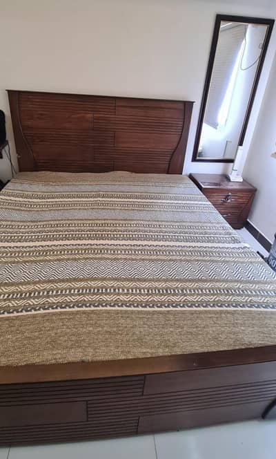 king size bed with 4 inches mattress