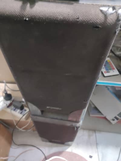 amplifier with speaker