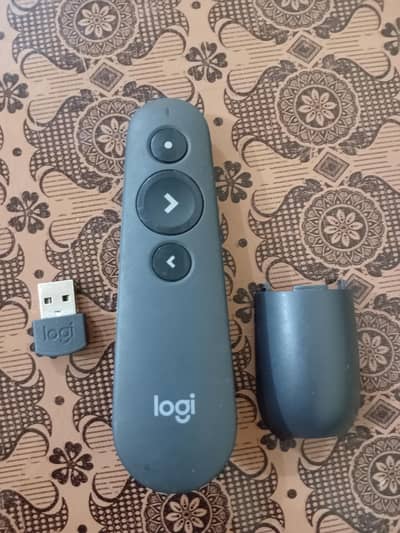 Logitech Presentation Clicker (Bluetooth + USB Receiver) - Like New