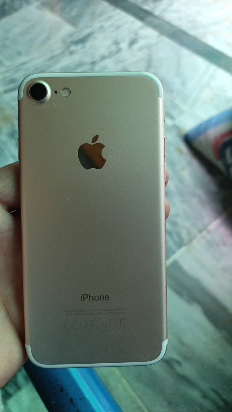 Apple iPhone 7 0