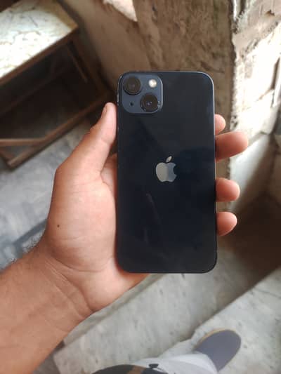 Apple iPhone 13