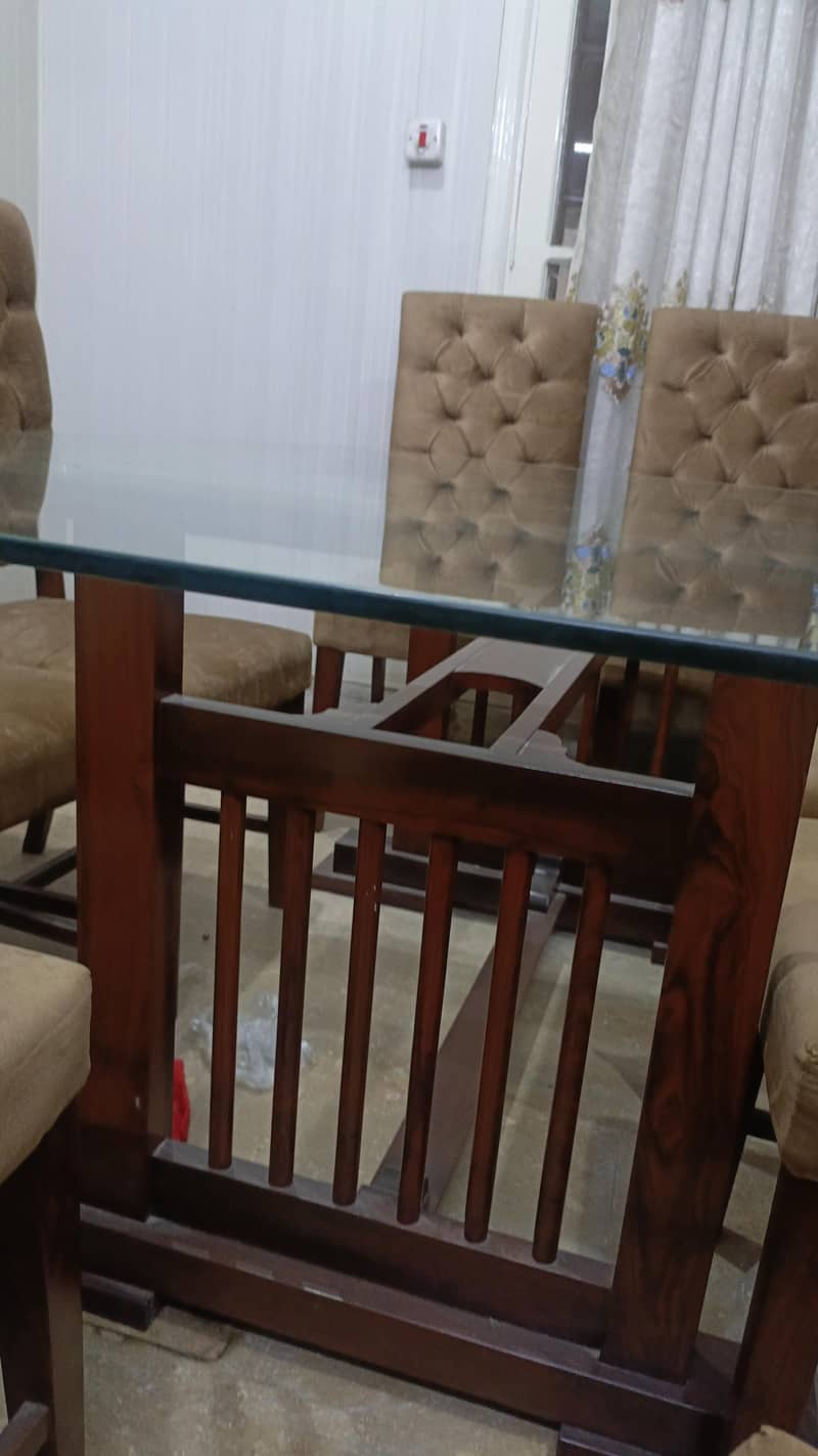 DINING TABLE 1