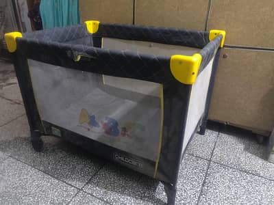 baby cot