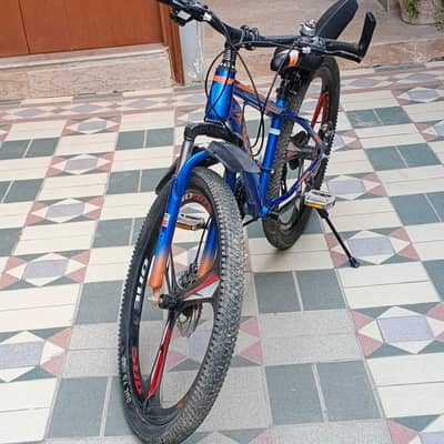 strong Road bike