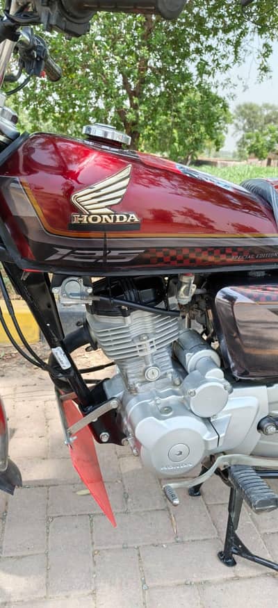 APL 25 model latter kata hai 03396464638 brand new condition bike