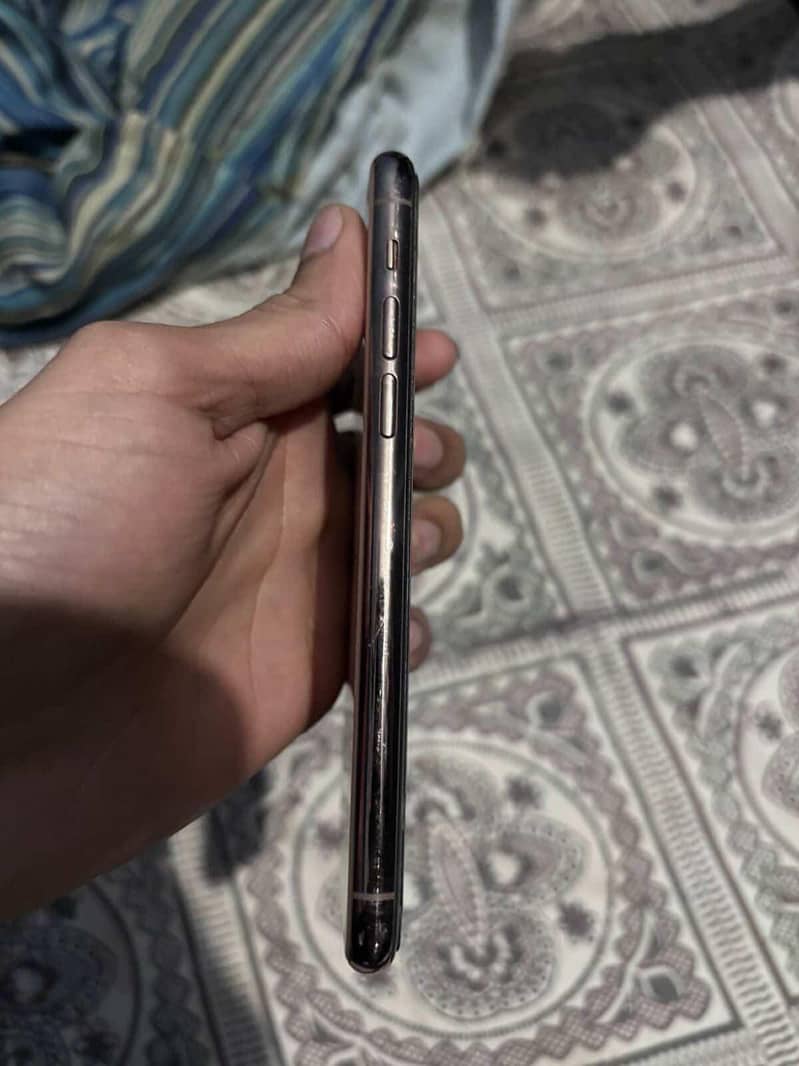 Apple iPhone 11 Pro 3