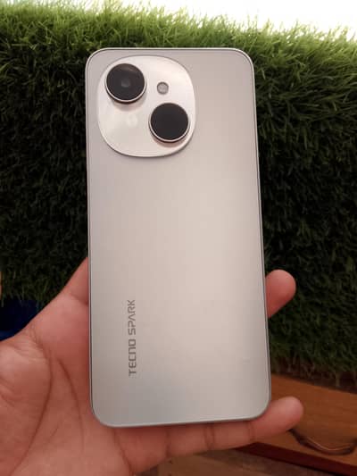 Tecno Spark Go 1