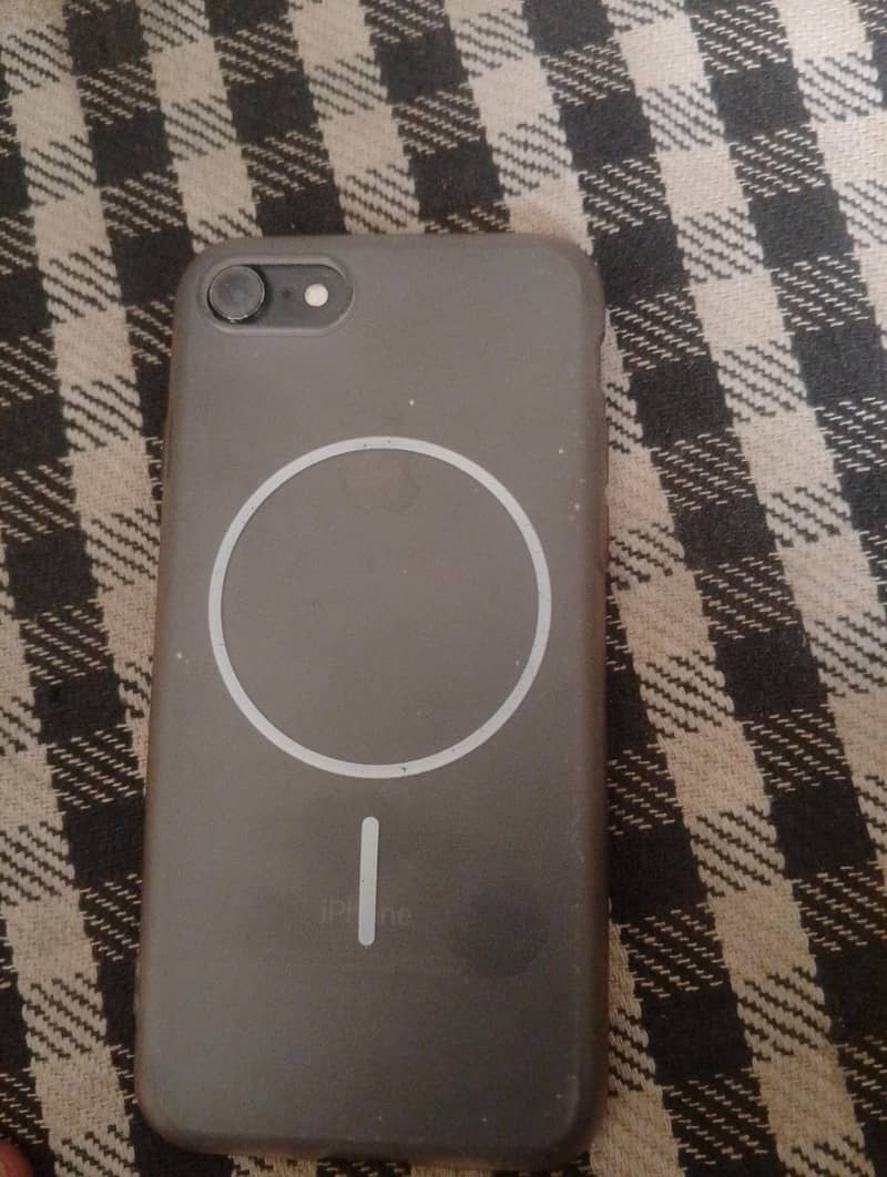 Apple iPhone 7 0
