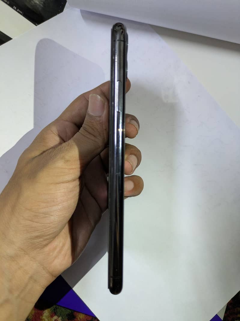 Apple iPhone 11 Pro Max 3