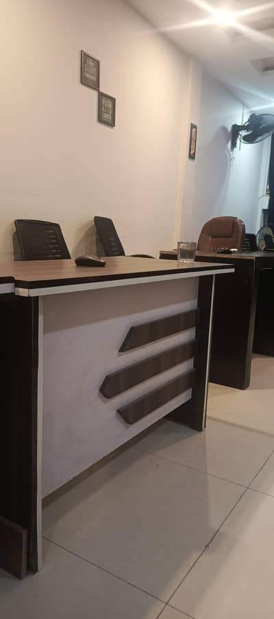 4 Tabele 1 chair for sale