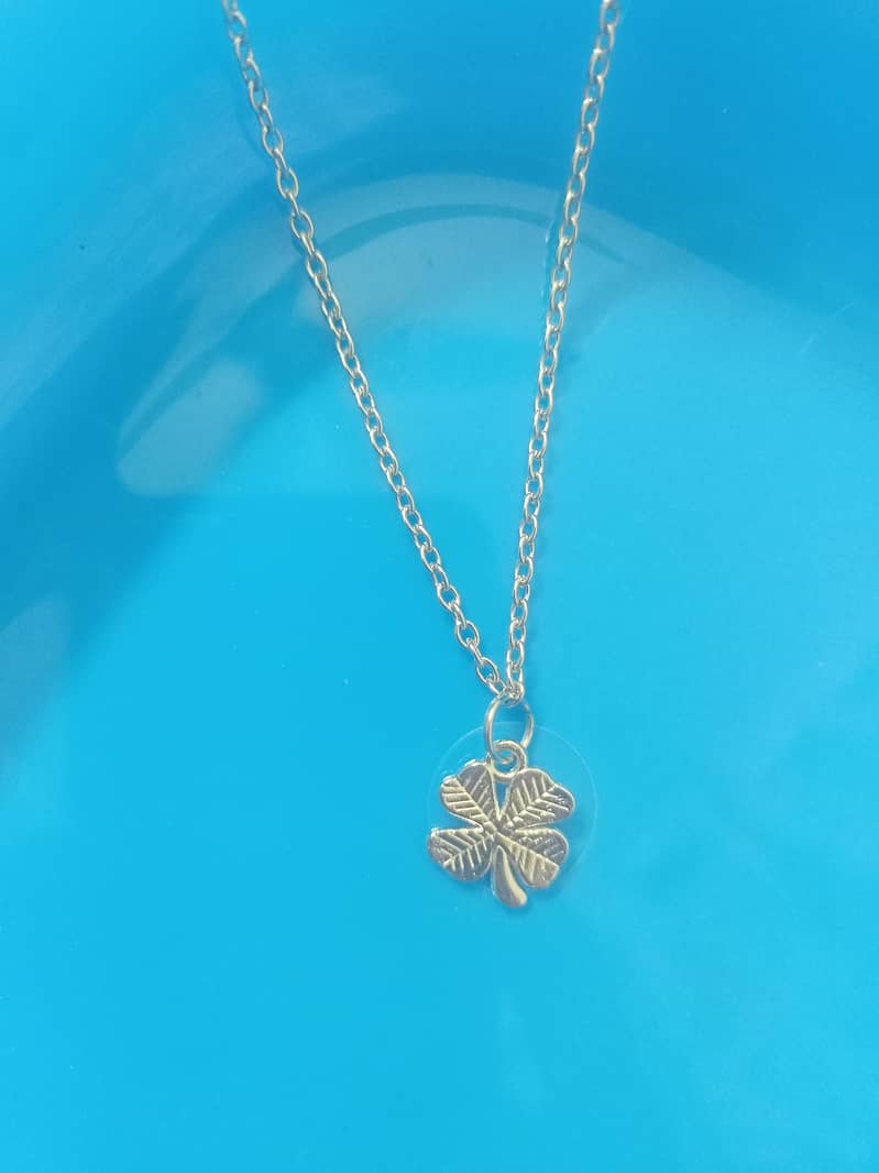 locket 3
