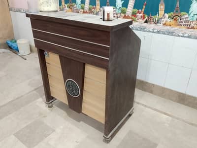 Reception desk