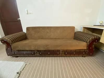 Sofa cumbed