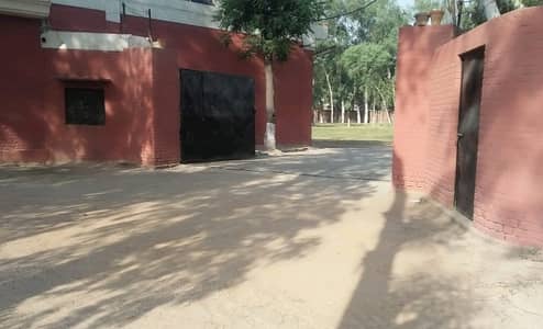 Factory For sale In Beautiful Raiwind Road