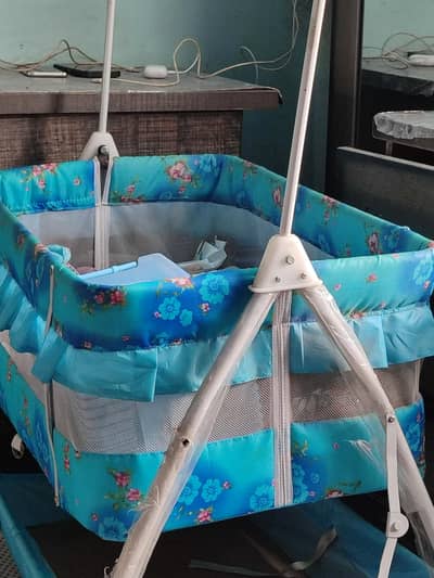 baby swing blue clour