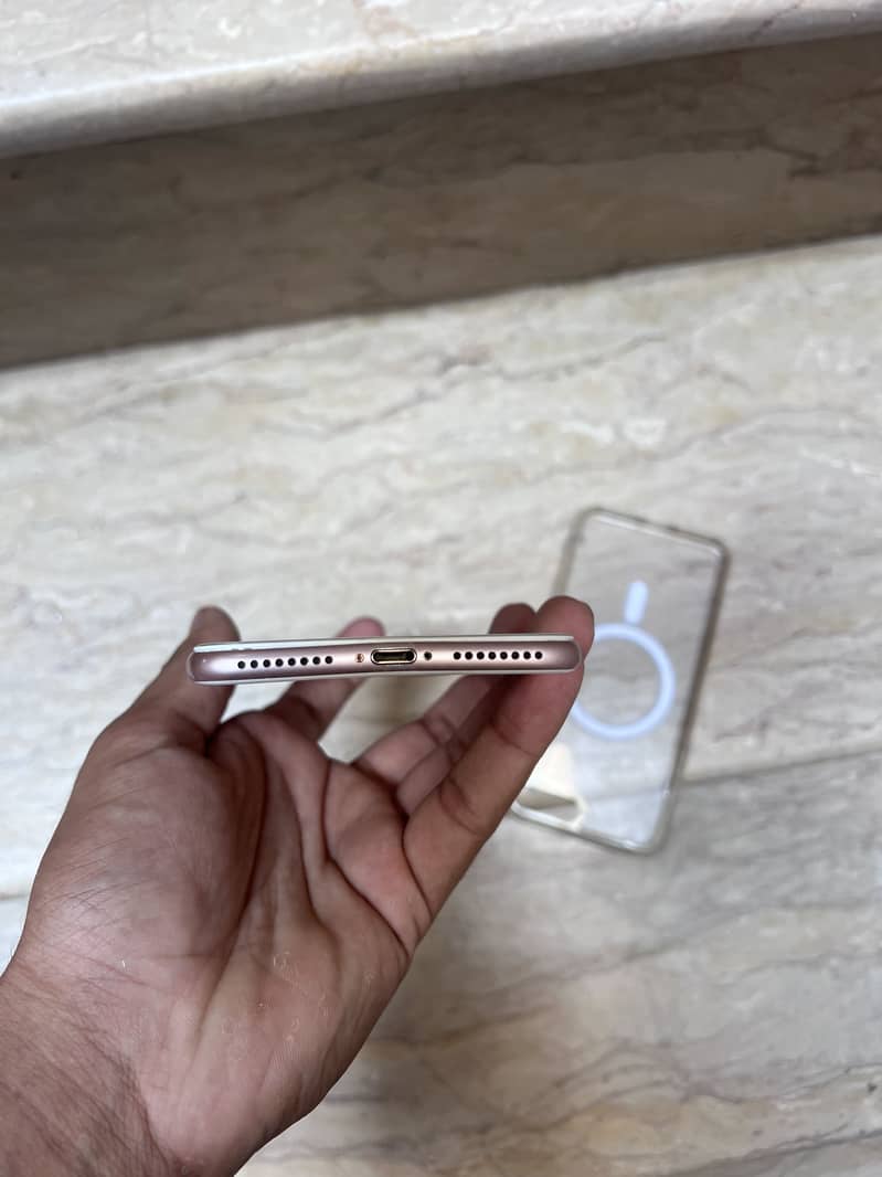 Apple iPhone 7 Plus 1