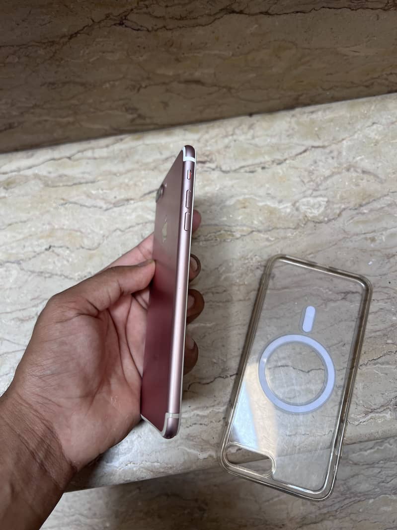 Apple iPhone 7 Plus 2