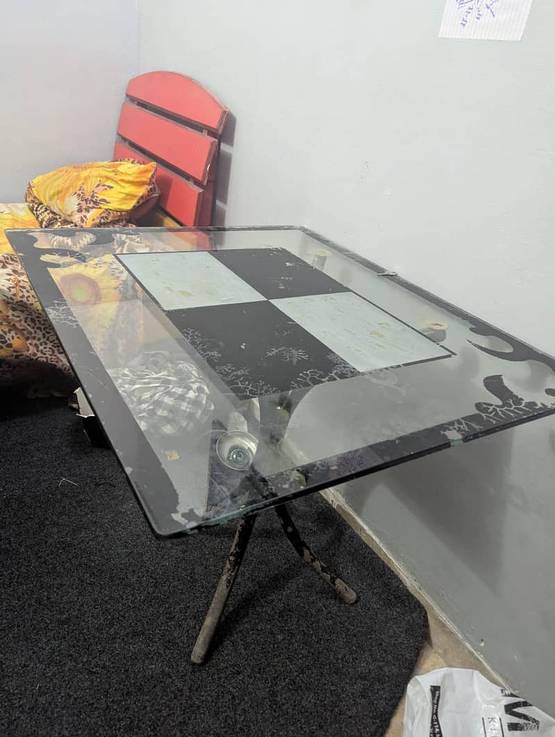 Dining Table 0