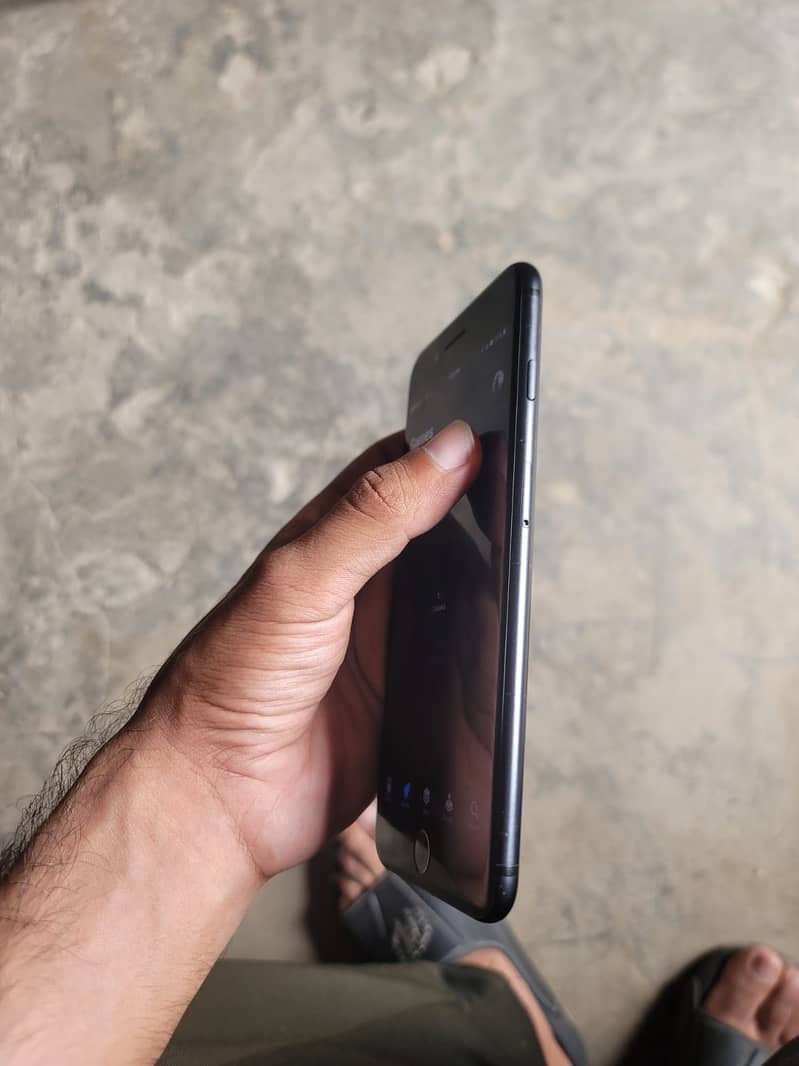 Apple iPhone 7 Plus 7