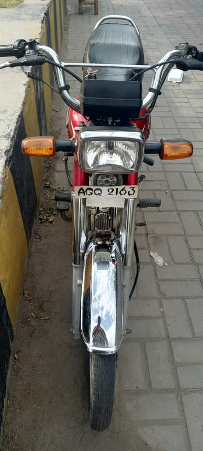 Honda CD 70 bike for sale in 10/9 condition with jeniuen parts