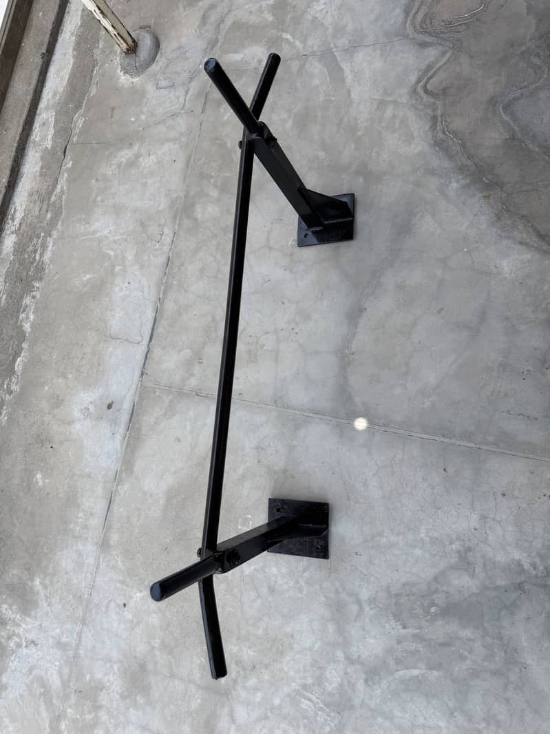Solid Pull up bar 1