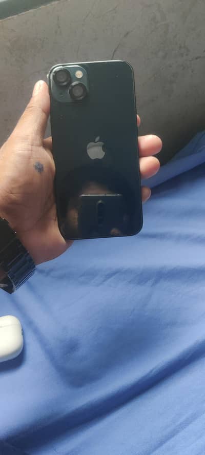 Apple iPhone 13