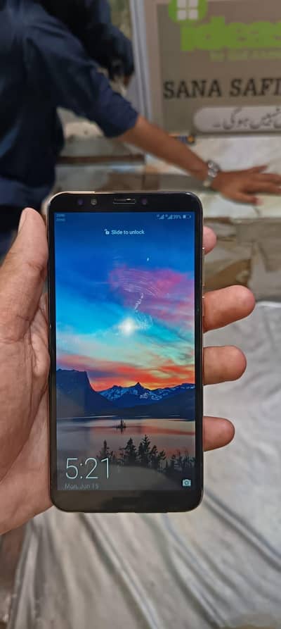Honor 7C