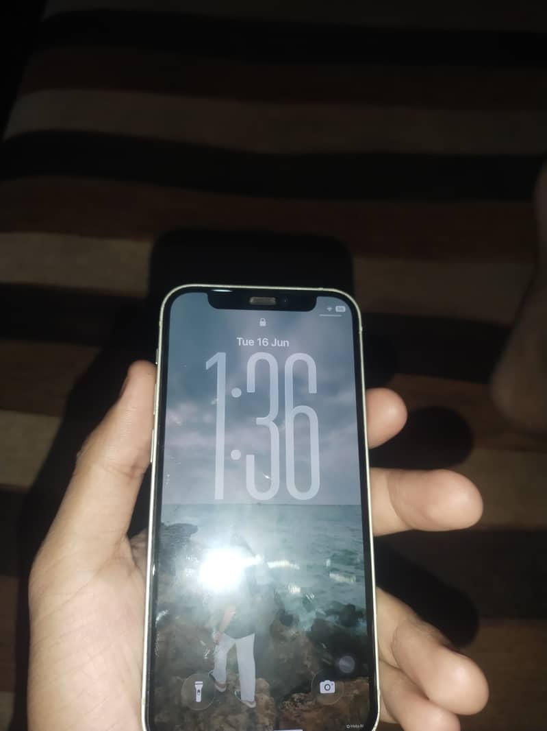 Apple iPhone 12mini 0