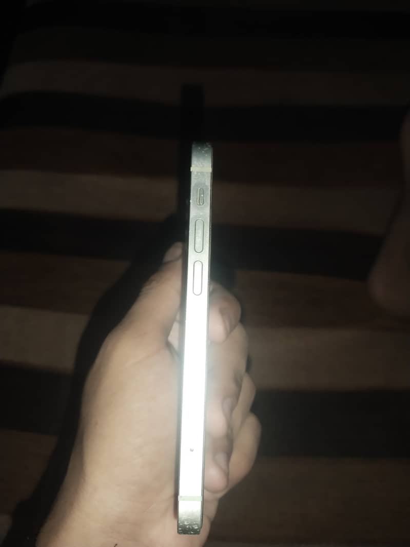 Apple iPhone 12mini 4