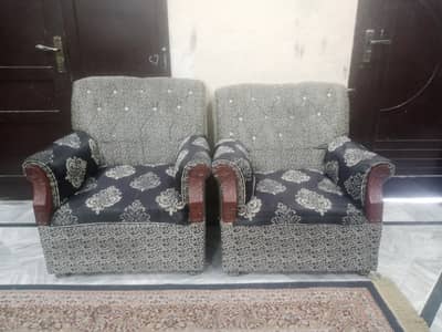 5 seater sofa set with table without glass.
