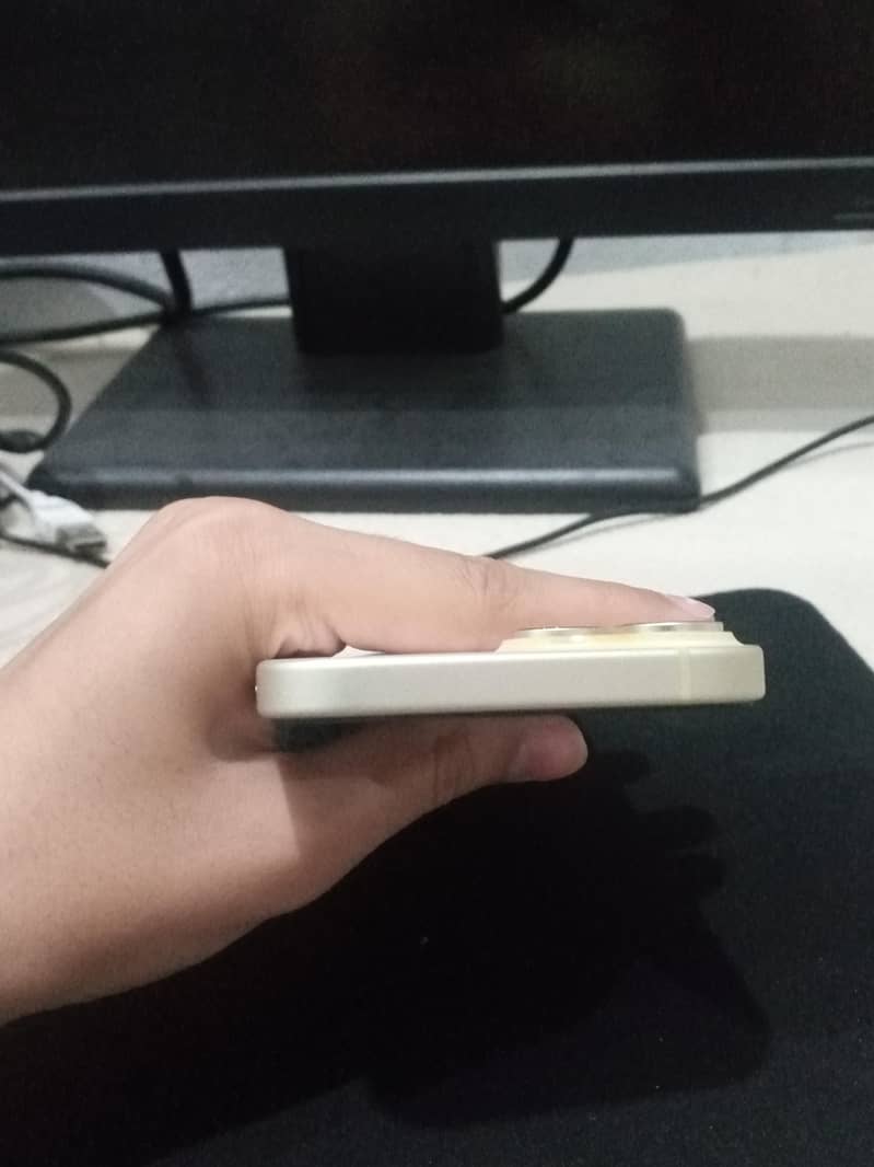 Apple iPhone 15 5