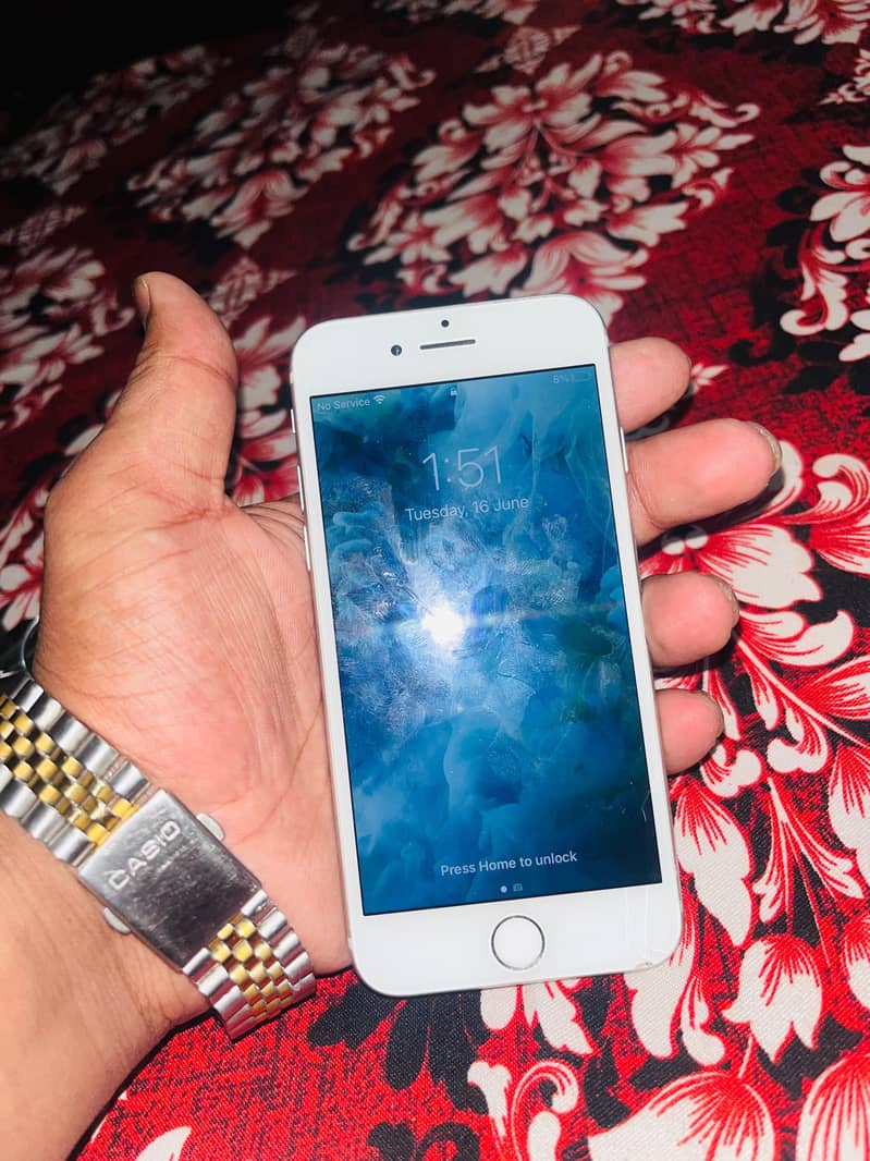 Apple iPhone 7 0