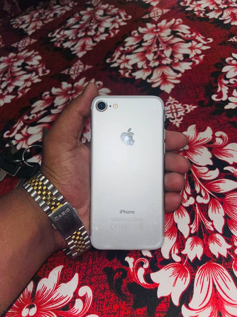 Apple iPhone 7 3