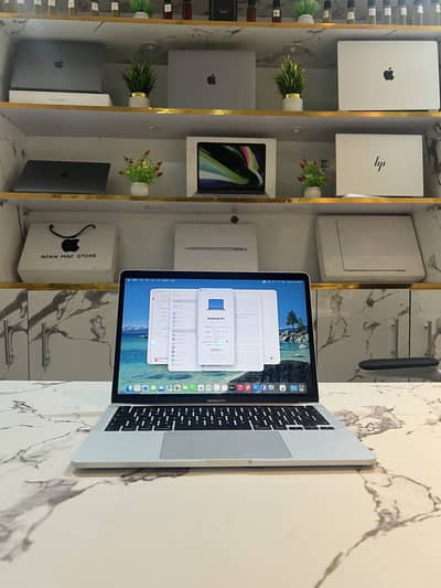 M1 pro chip 2020 intel core i7.32 /512 touch bar 13 inch