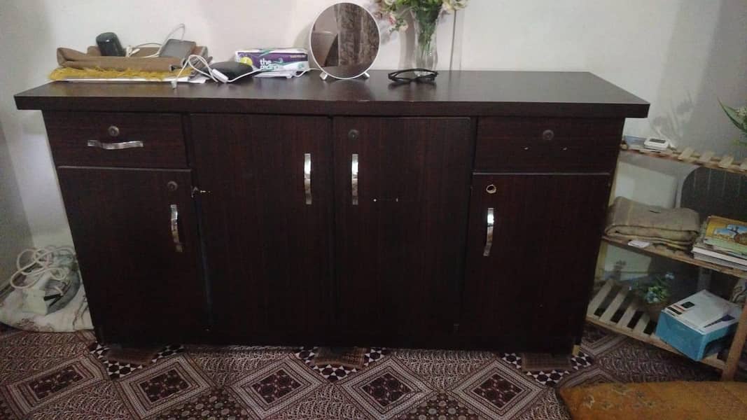 Sideboard 0