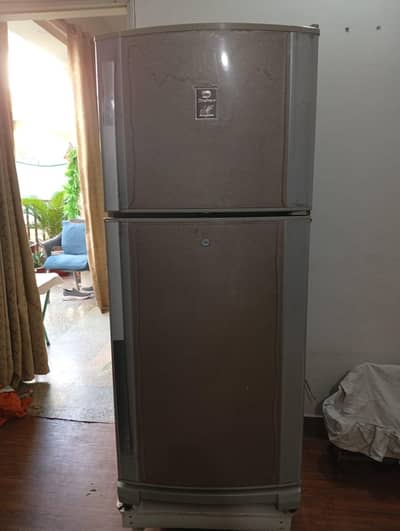 Dawlance refrigerator A1 condition Urgent sale