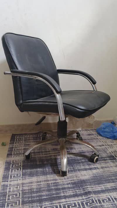 Office / Study Chair with Wheels - Smooth & Strong Condition