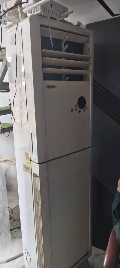 GREE TOWER AC 2 TON