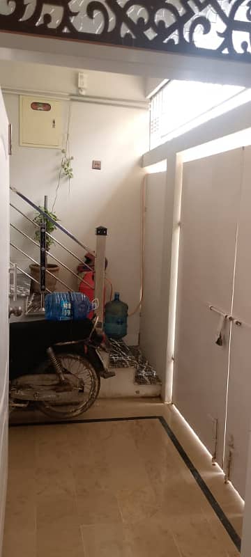 120 Gaz Ground+1 Vvip Bana hua House Semi West Open Available For Sale