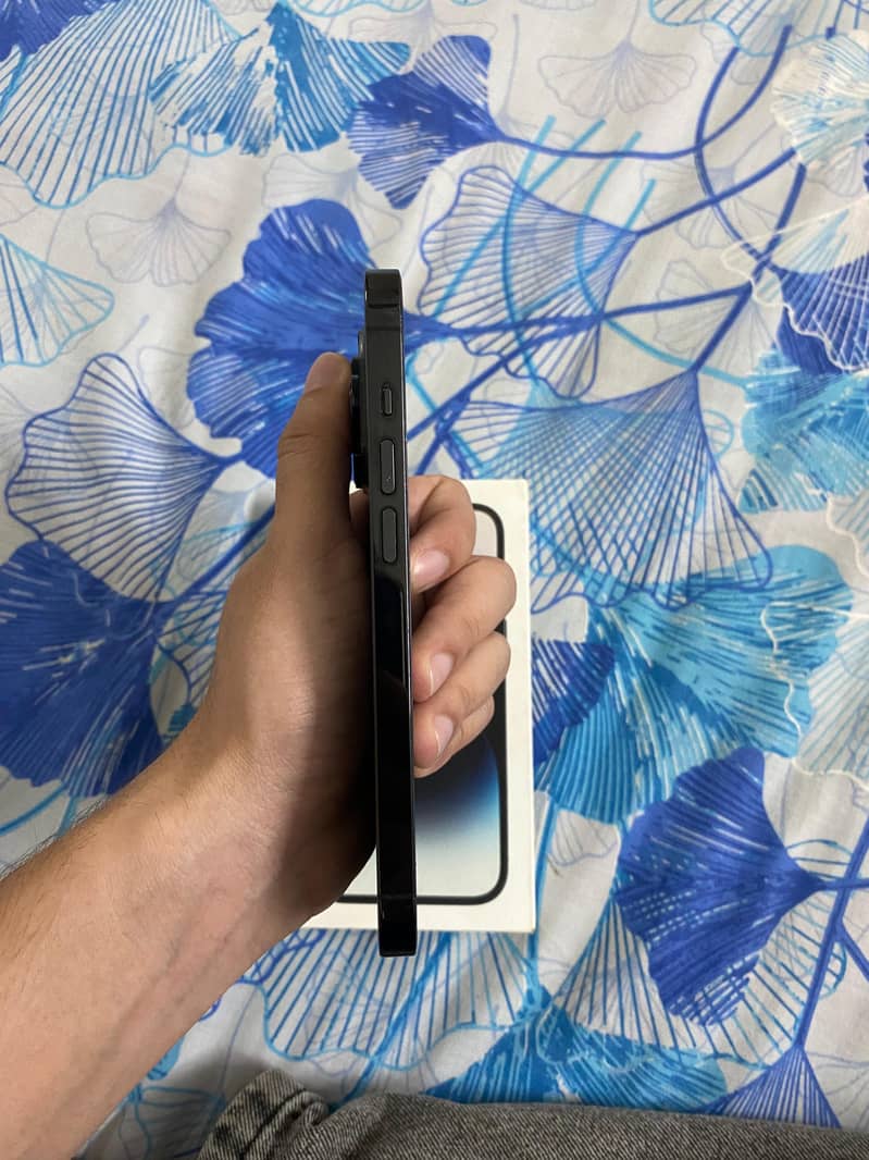 iPhone 14pro 1